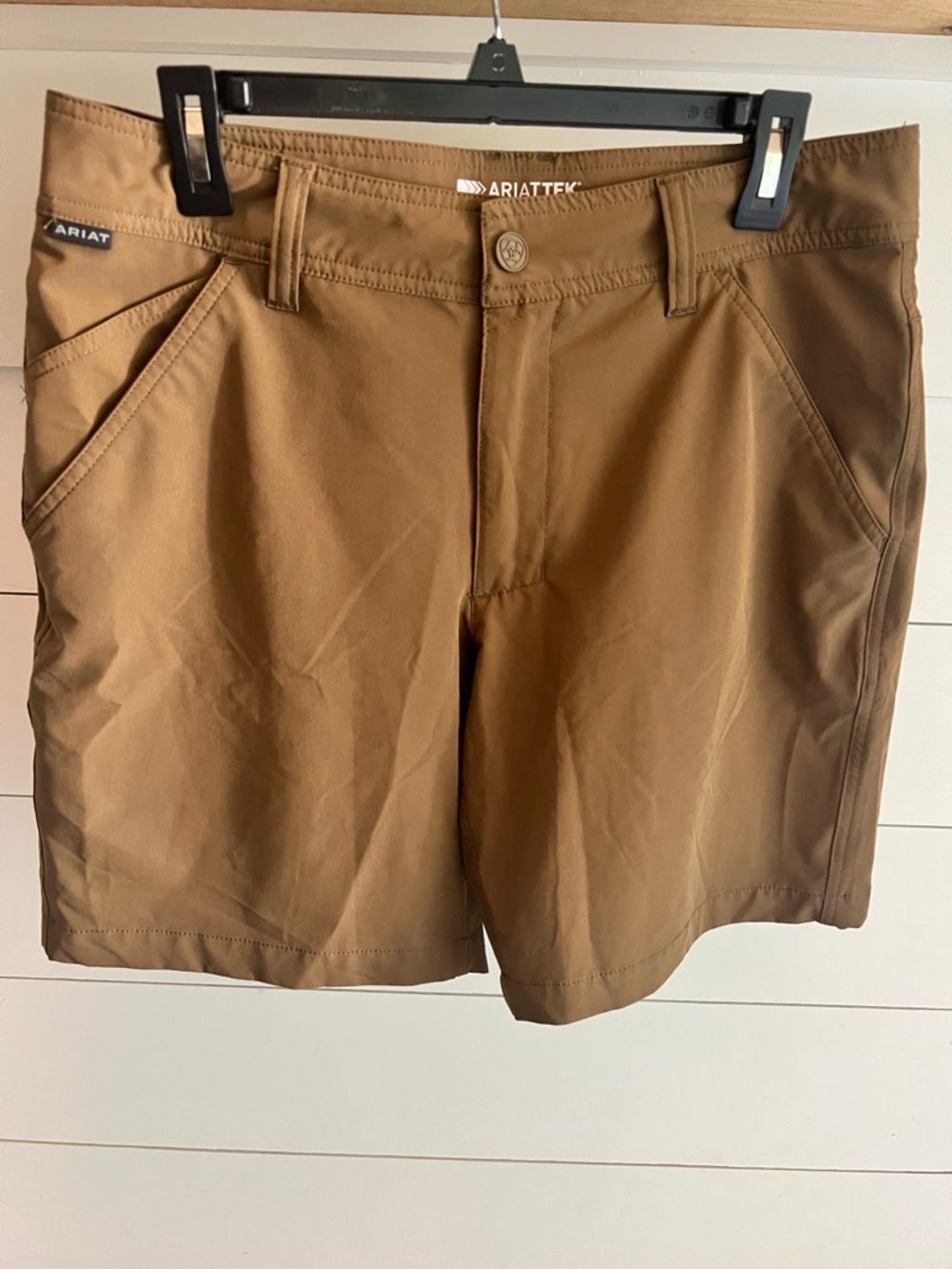 Ariat Men’s Brown Tan Flat-Front Performance Shorts Ariat Tek Size 31 8”inseam
